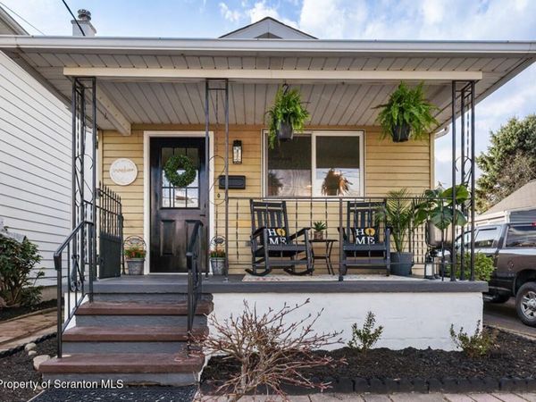 817 Lincoln Street, Dickson City, PA 18519