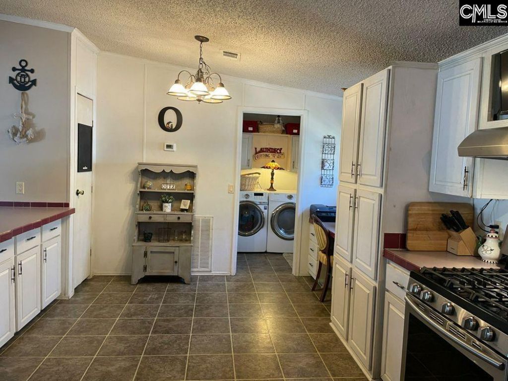 1892 Blacksgate East  Photo 29