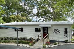 1892 Blacksgate East  photo 4