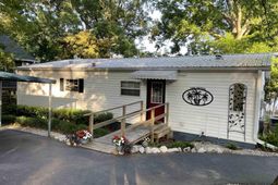 1892 Blacksgate East  photo 4