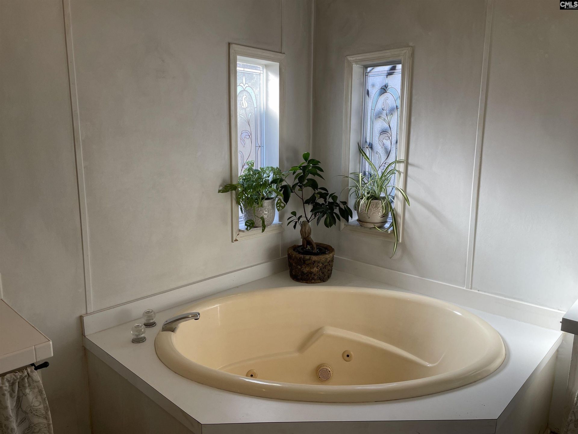 1892 Blacksgate East  Photo 40