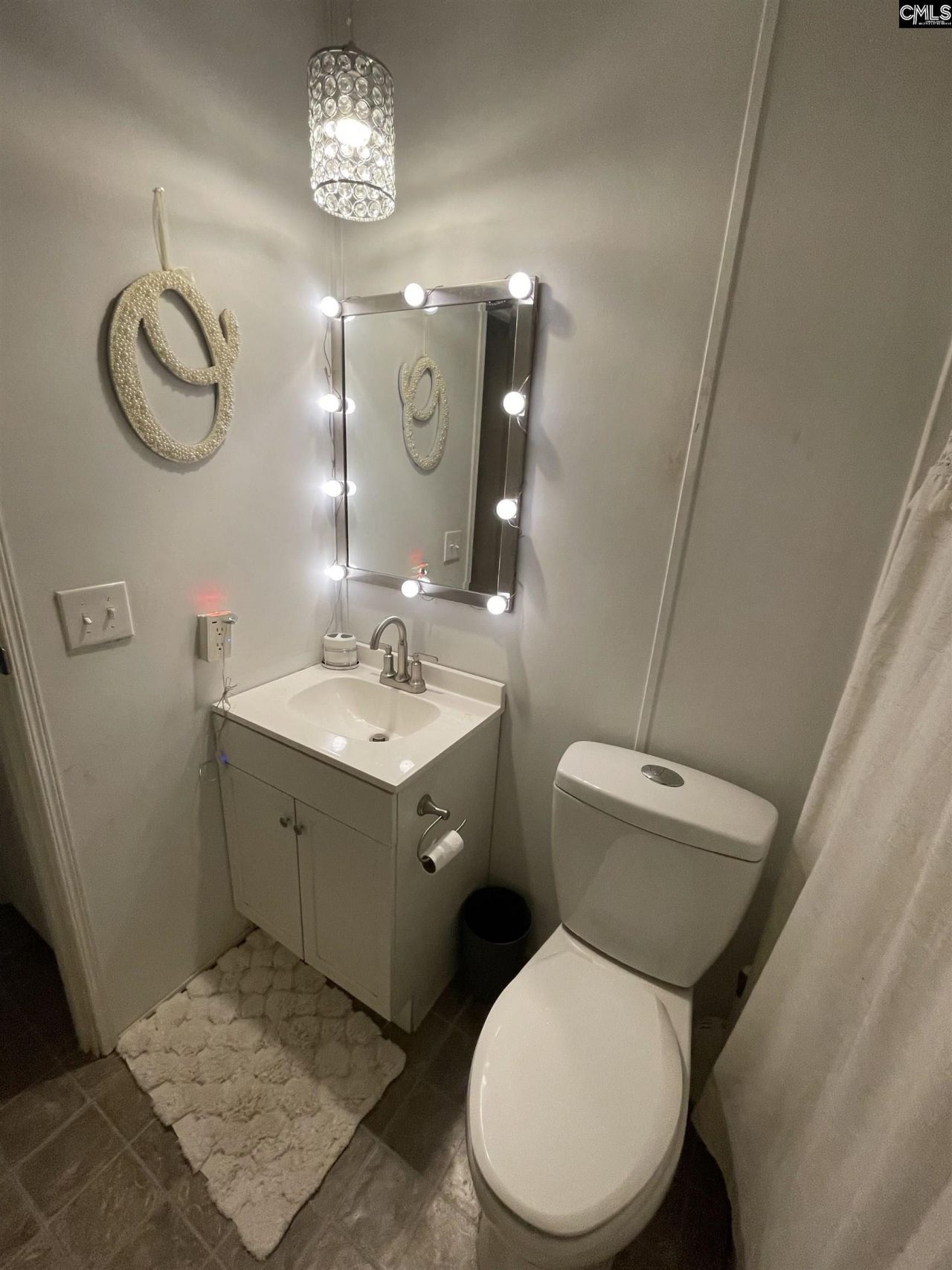 1892 Blacksgate East  Photo 43