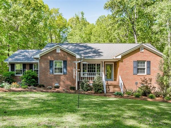 801 Baker Court , Haw River, NC 27258