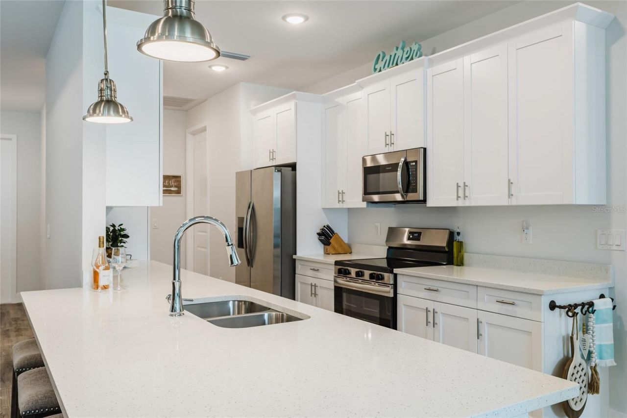 908 Hibiscus Avenue , Lehigh Acres, FL 33972 Photo