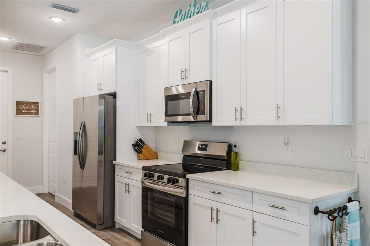 908 Hibiscus Avenue , Lehigh Acres, FL 33972 Photo