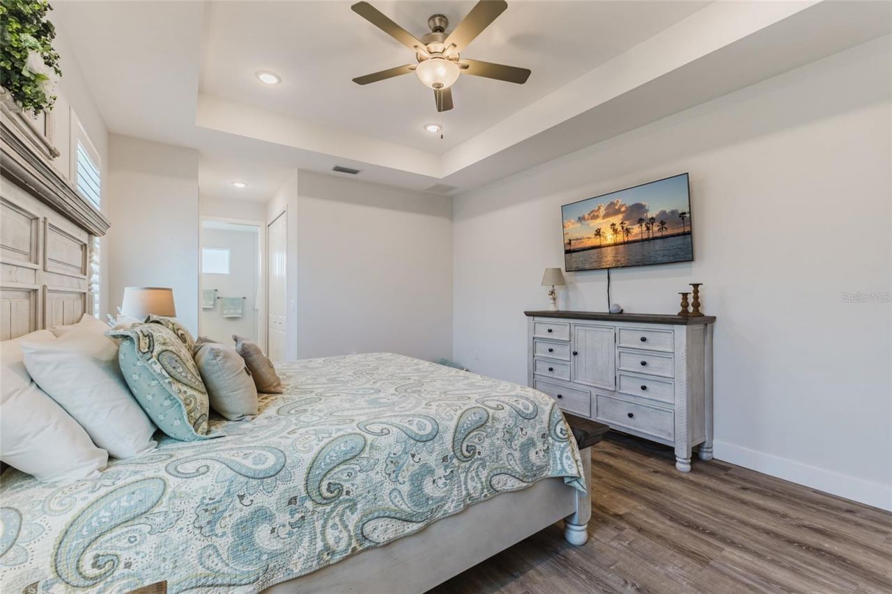 908 Hibiscus Avenue , Lehigh Acres, FL 33972 Photo