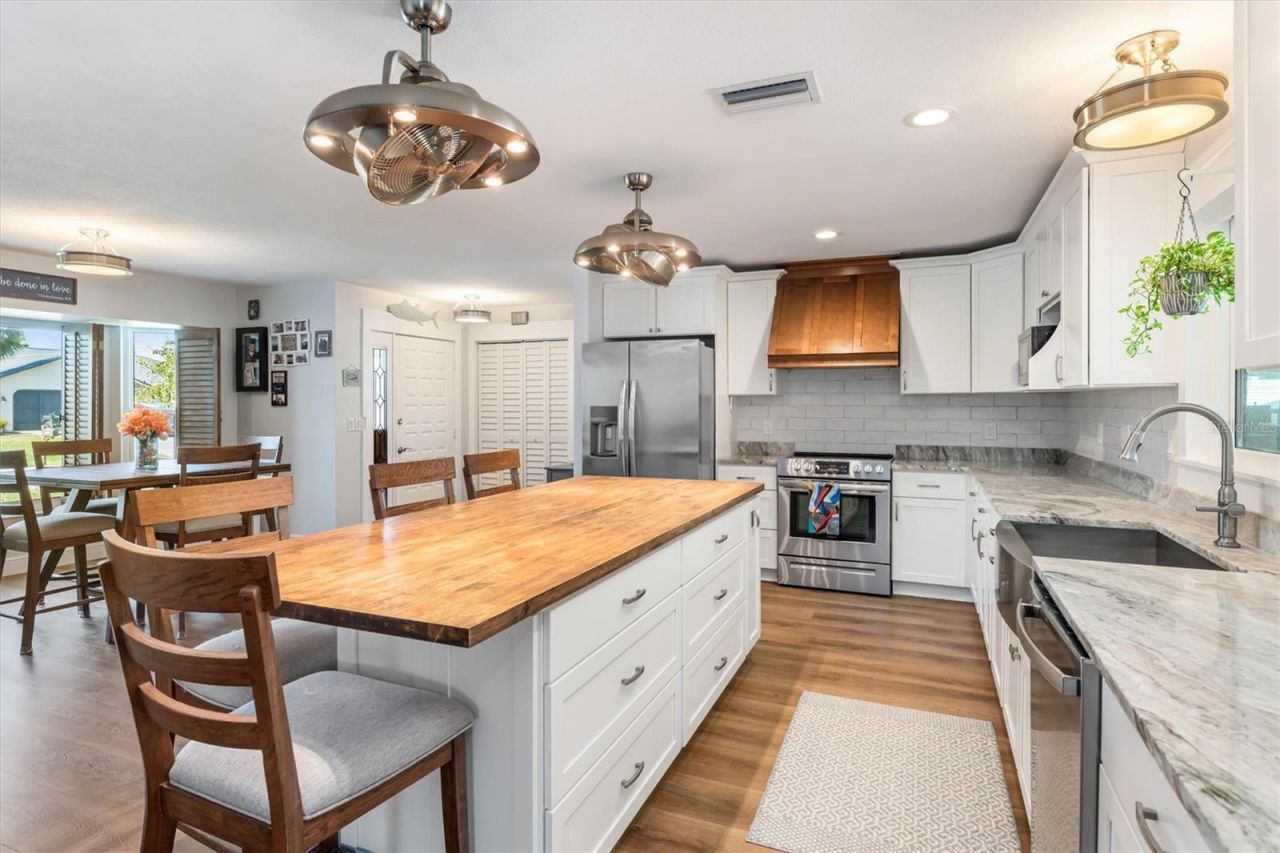 10104 Rafferty Avenue , Englewood, FL 34224 Photo