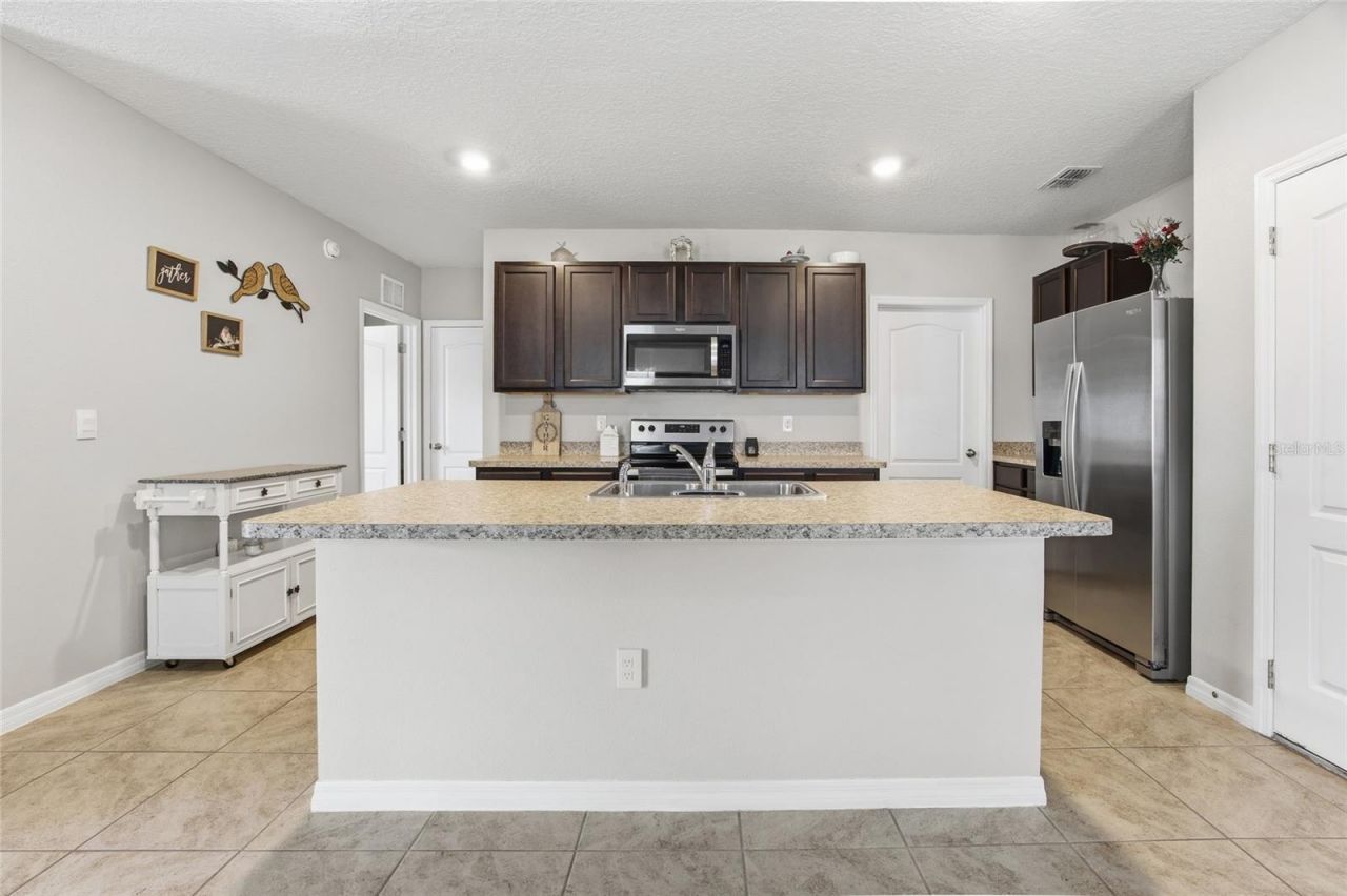 2557 Shamrock Street, Tavares, FL 32778 Photo