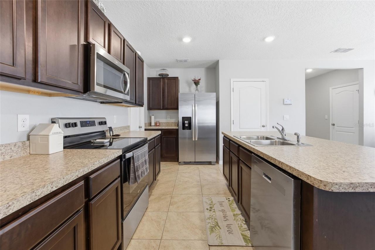 2557 Shamrock Street, Tavares, FL 32778 Photo