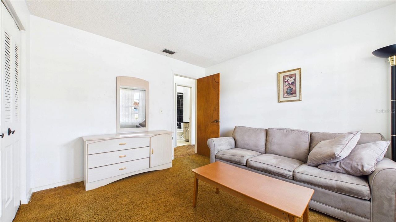 711 Regent Circle S, Brandon, FL 33511 Photo