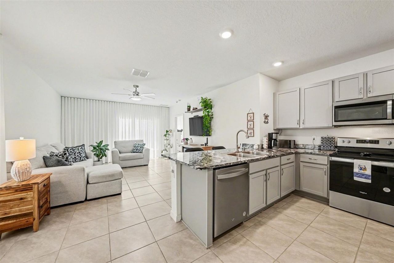 6298 Wandering Willow Drive, Wesley Chapel, FL 33545 Photo