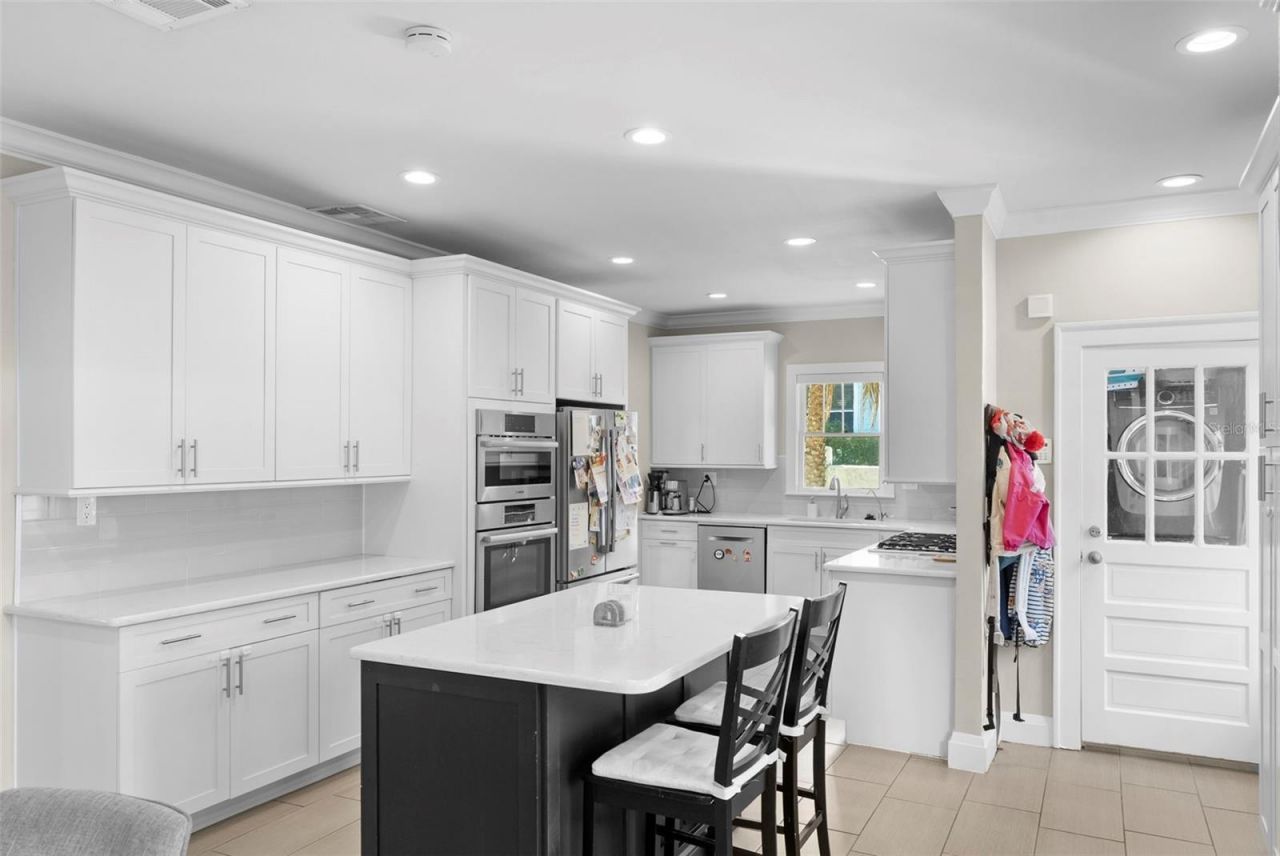2943 W Bayshore Court, Tampa, FL 33611 Photo