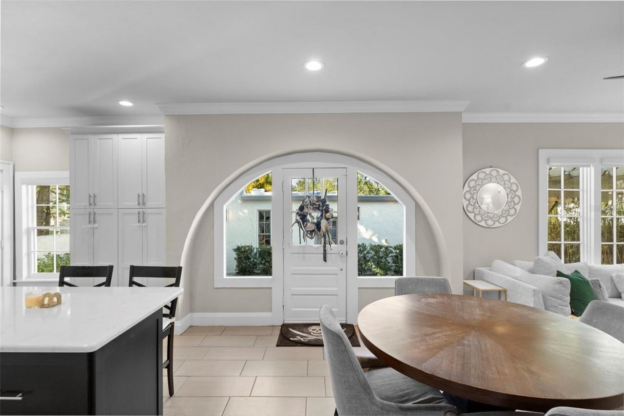 2943 W Bayshore Court, Tampa, FL 33611 Photo
