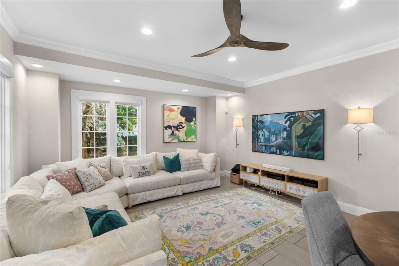 2943 W Bayshore Court, Tampa, FL 33611 Photo