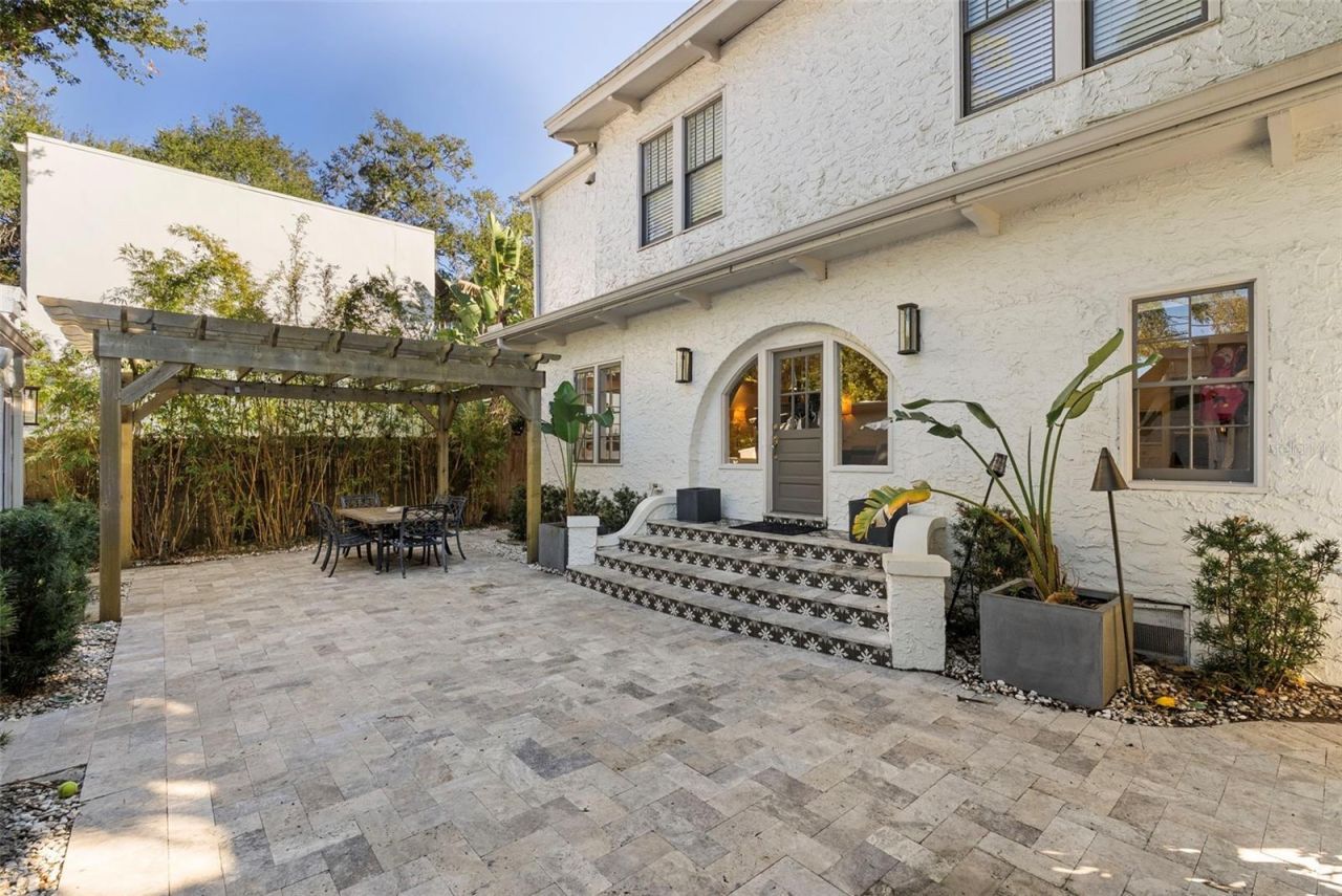 2943 W Bayshore Court, Tampa, FL 33611 Photo