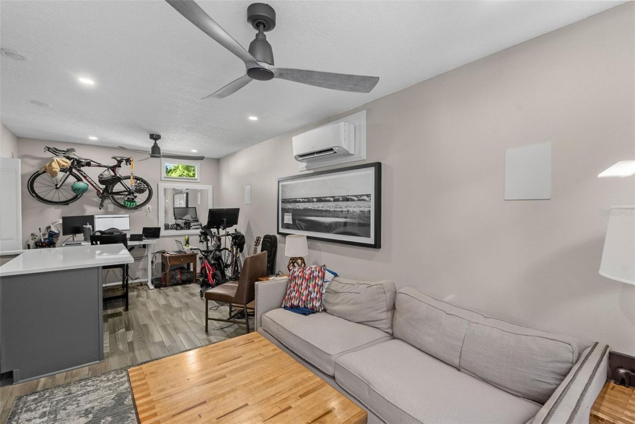 2943 W Bayshore Court, Tampa, FL 33611 Photo