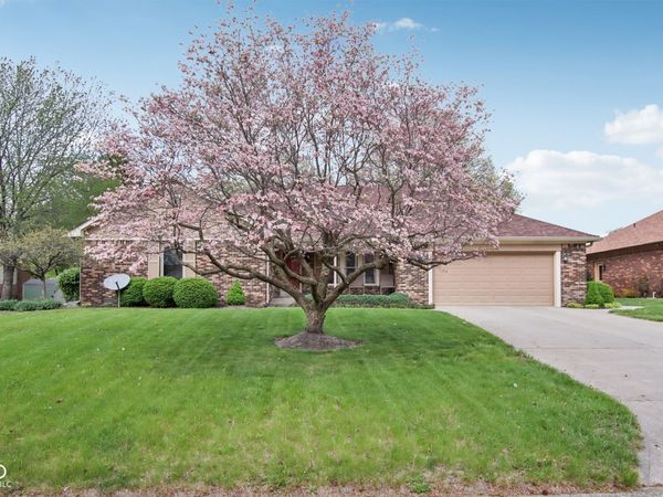 5178 Cave Court , Greenwood, IN 46142
