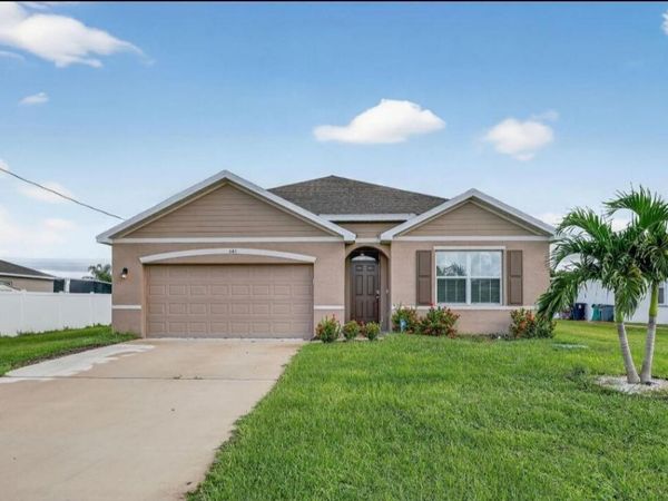 543 SW Whitmore Drive, Port St. Lucie, FL 34984