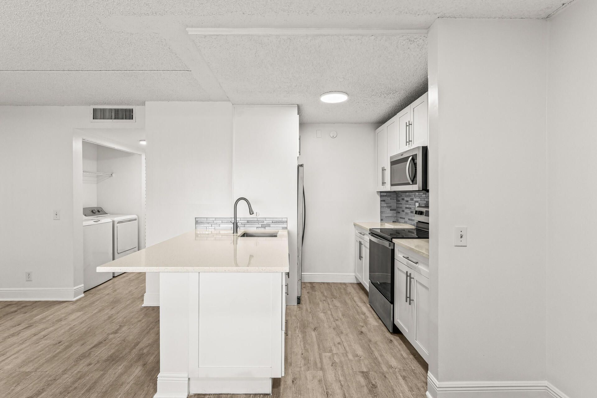 507 Meadows Circle, Boynton Beach, FL 33436 Photo