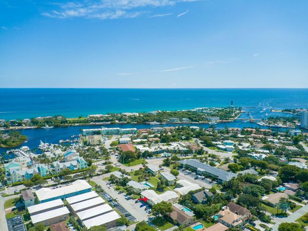 2755 NE 28th Street, Unit F1, Lighthouse Point, FL 33064