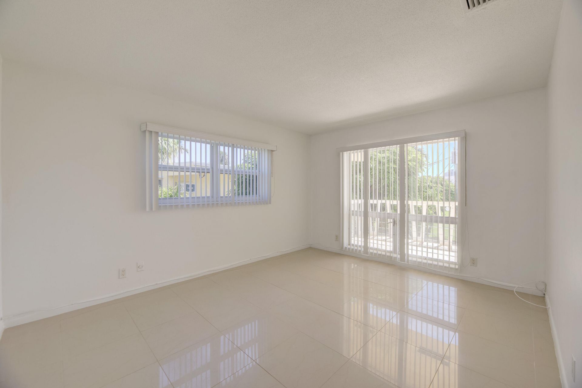 2755 NE 28th Street, Unit F1, Lighthouse Point, FL 33064 Photo