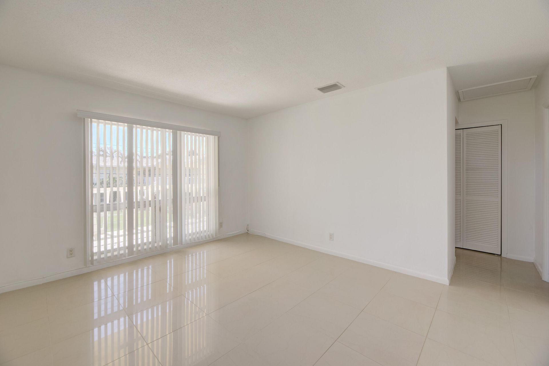 2755 NE 28th Street, Unit F1, Lighthouse Point, FL 33064 Photo