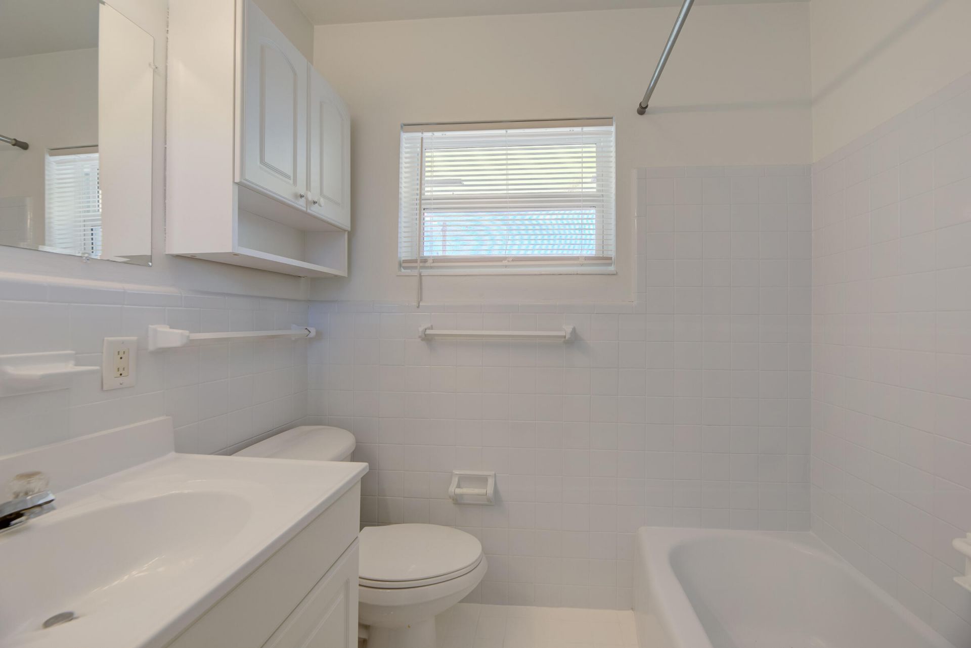 2755 NE 28th Street, Unit F1, Lighthouse Point, FL 33064 Photo