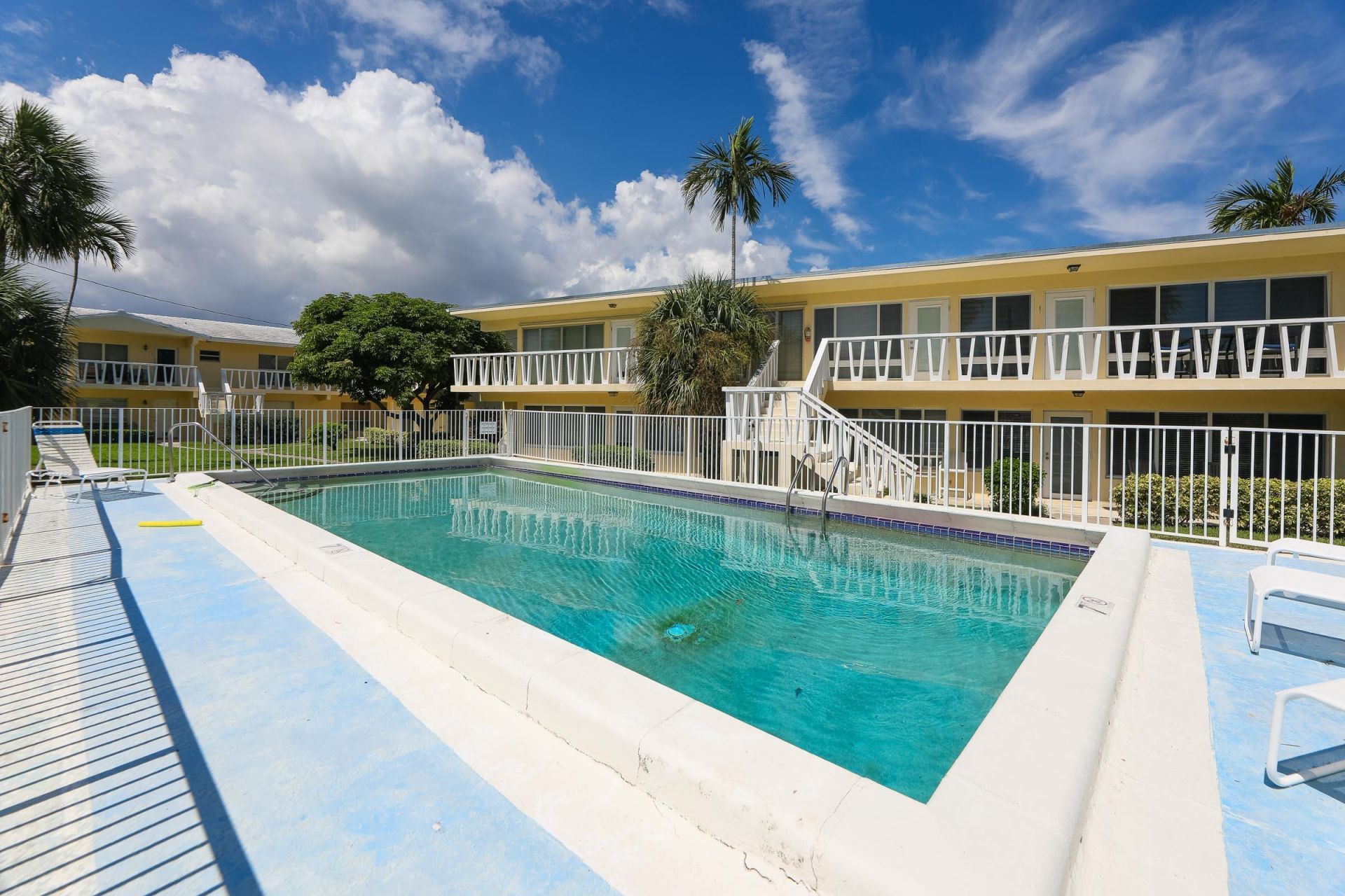 2755 NE 28th Street, Unit F1, Lighthouse Point, FL 33064 Photo