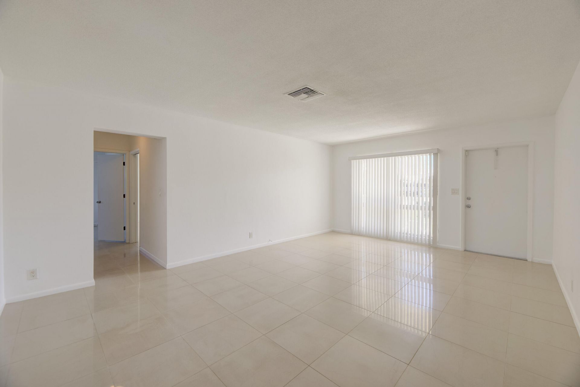 2755 NE 28th Street, Unit F1, Lighthouse Point, FL 33064 Photo