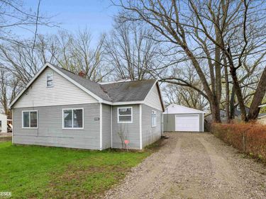 2105 Lambden Road, Flint, MI 48532