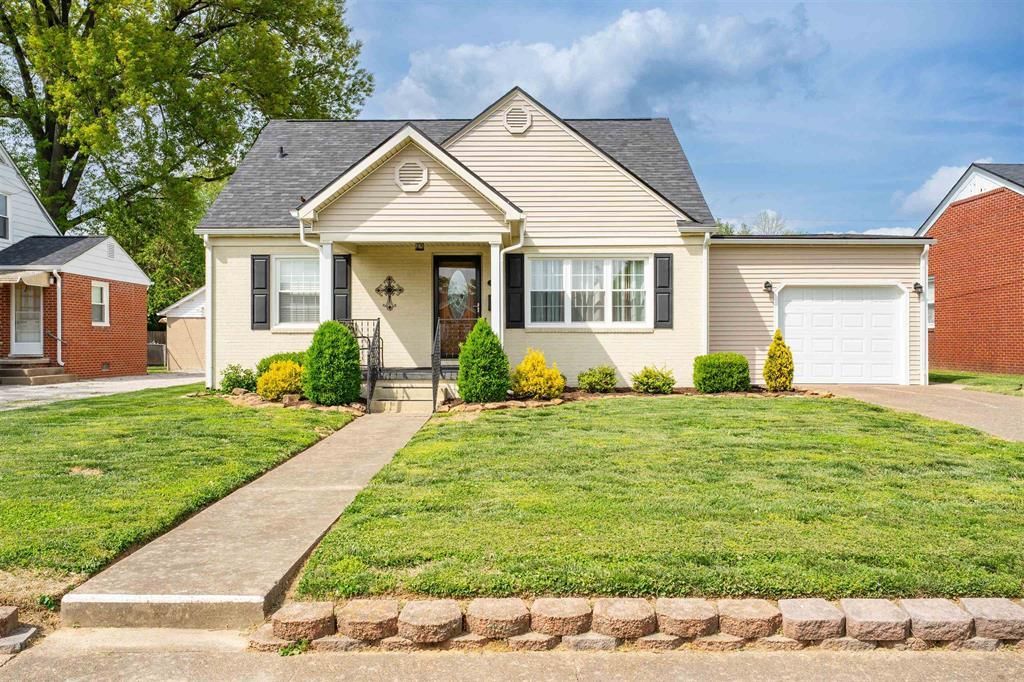 1833 Cecelia Ct, Owensboro, KY 42303 Main Photo