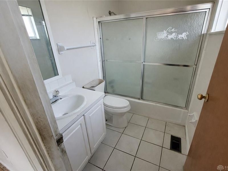 5675 Coach Drive, Unit D, Dayton, OH 45440 Photo 15