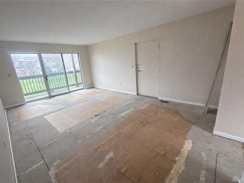 5675 Coach Drive, Unit D, Dayton, OH 45440 Photo 5