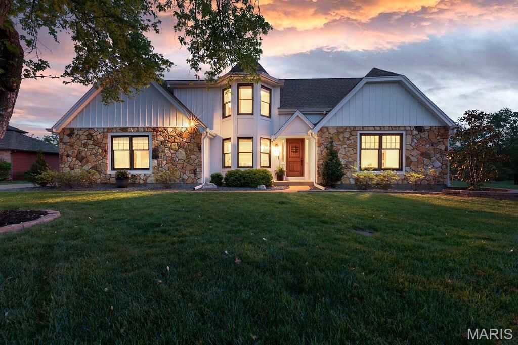 5276 Bloomfield Drive, Saint Louis, MO 63129 Main Photo