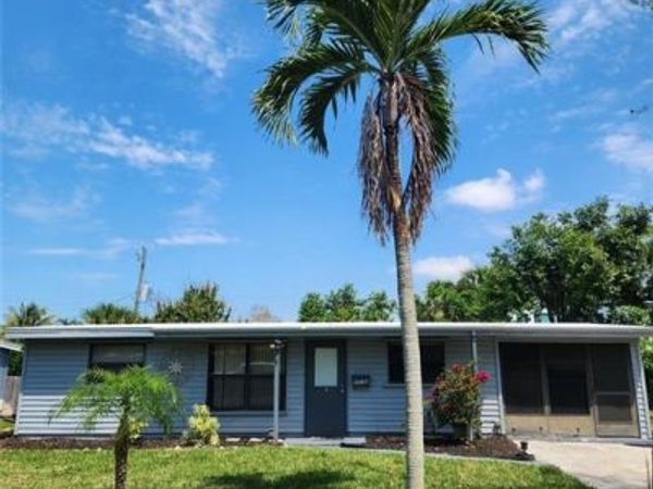 2047 Harbor LN, NAPLES, FL 34104