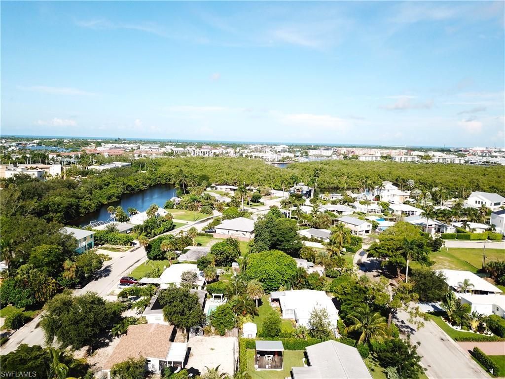 2047 Harbor Ln, Naples, FL 34104 Photo