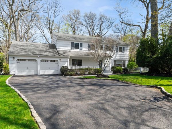 8 Heritage Court , Cold Spring Harbor, NY 11724