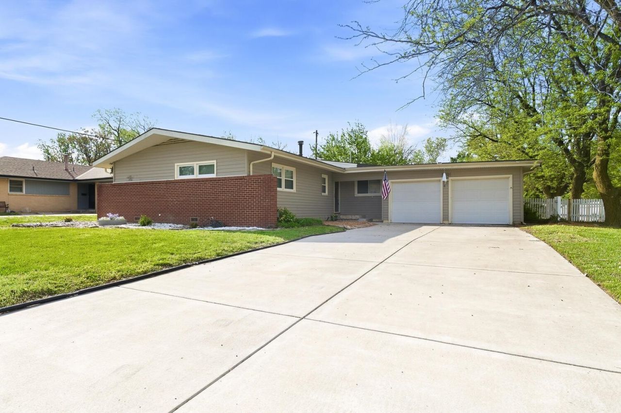 5701 Memphis St, Bel Aire, KS 67220 Main Photo