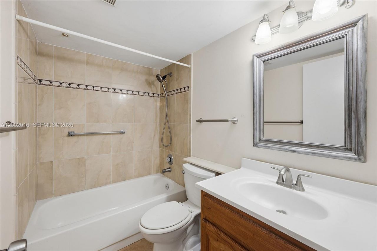 13255 SW 9th Ct, Unit 413G, Pembroke Pines, FL 33027 Photo