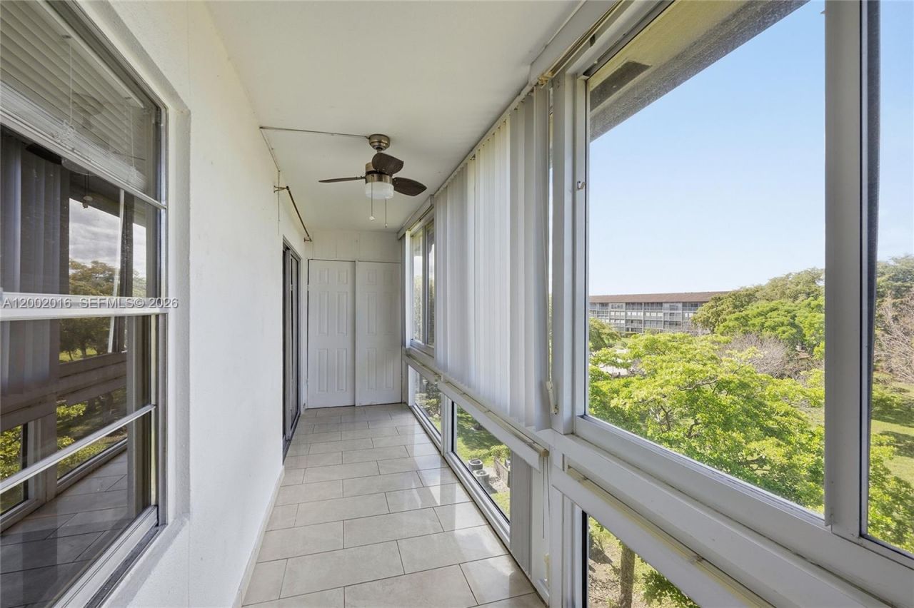 13255 SW 9th Ct, Unit 413G, Pembroke Pines, FL 33027 Photo