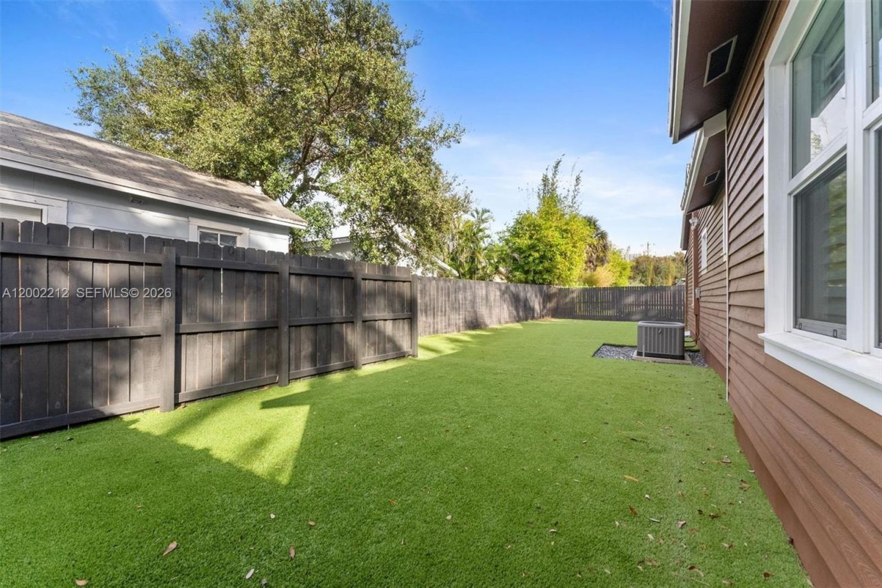 230 SW 12th Ave, Fort Lauderdale, FL 33312 Photo