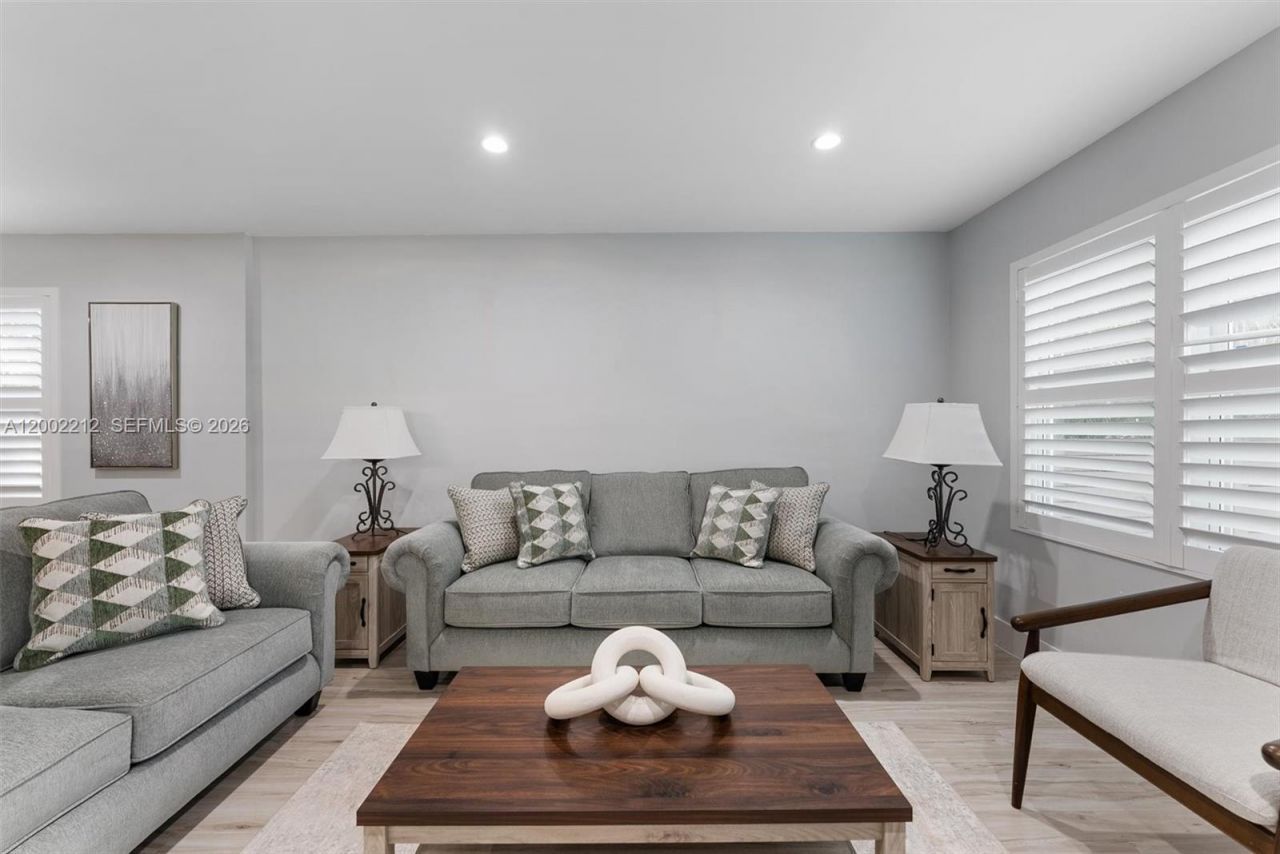 230 SW 12th Ave, Fort Lauderdale, FL 33312 Photo