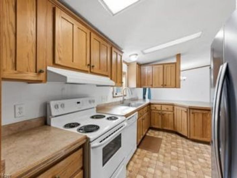 2631 Stoneyridge Drive, Madison, OH 44057 Photo 2