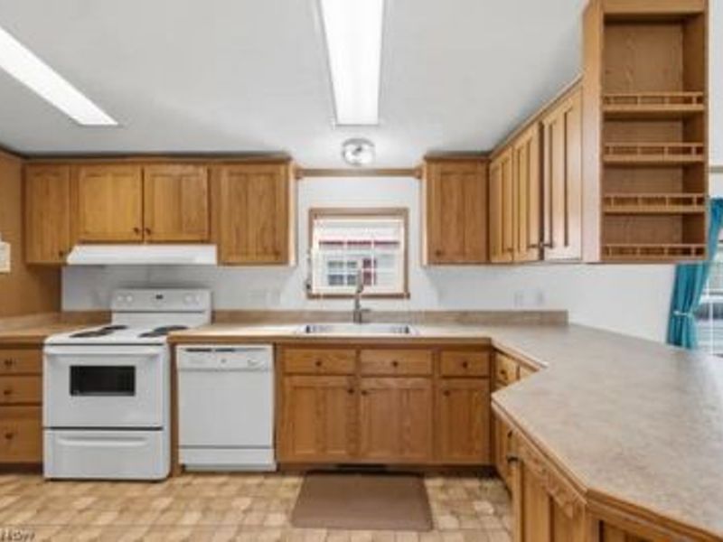 2631 Stoneyridge Drive, Madison, OH 44057 Photo 3