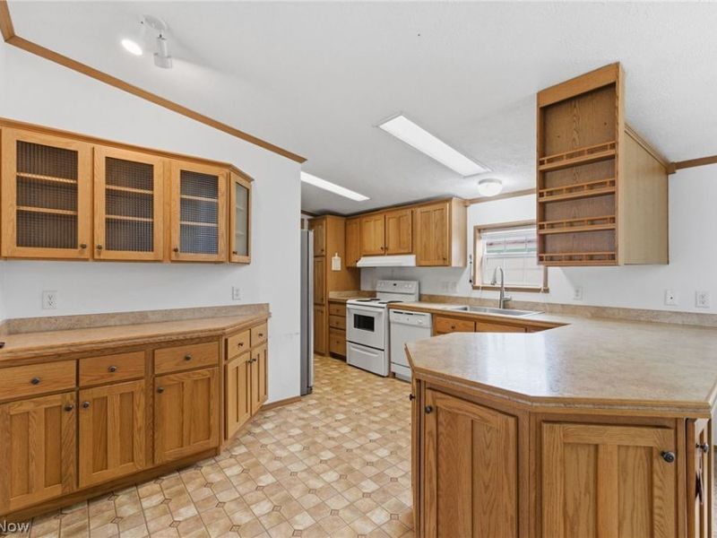 2631 Stoneyridge Drive, Madison, OH 44057 Photo 4