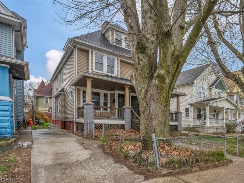 10116 North Boulevard , Cleveland, OH 44108 Photo 2