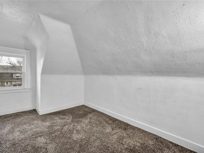 10116 North Boulevard , Cleveland, OH 44108 Photo 35