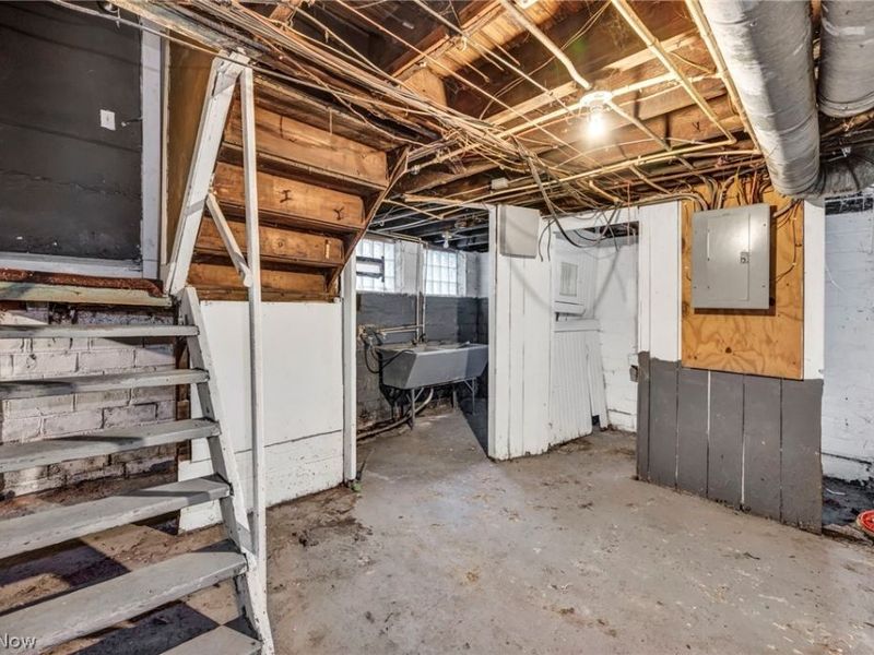 10116 North Boulevard , Cleveland, OH 44108 Photo 42