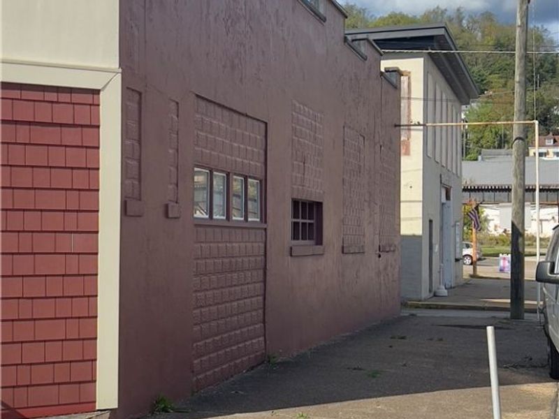 3295 Guernsey Street, Bellaire, OH 43906 Photo 2