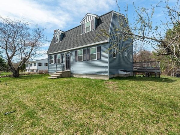 41 Hill St, Leominster, MA 01453